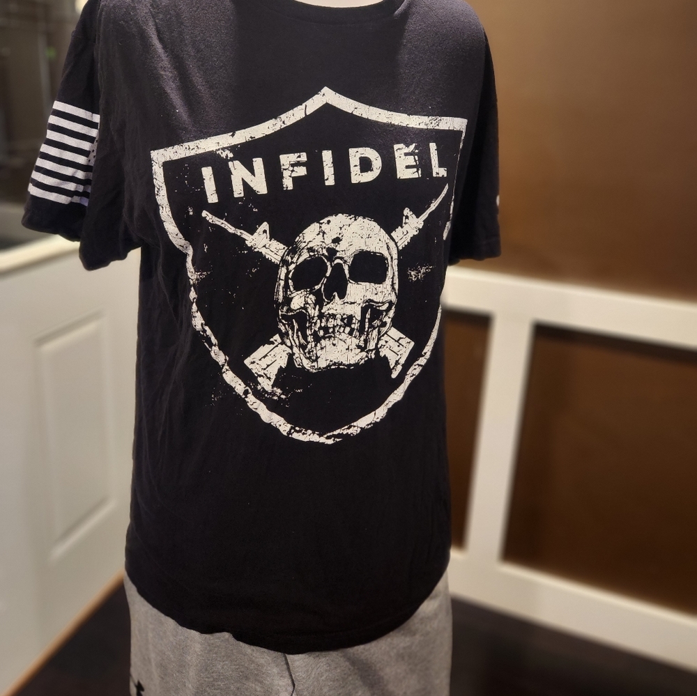 Men's med Grunt Style shirt